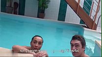 Verrückte Sex Abenteuer im privaten Schwimmbad 3